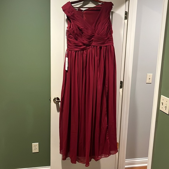 JJs House NWT Burgundy size 20W style 206459 Bridesmaid gown - Picture 2 of 3
